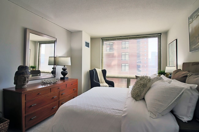 Photo - 1120 N Dearborn St