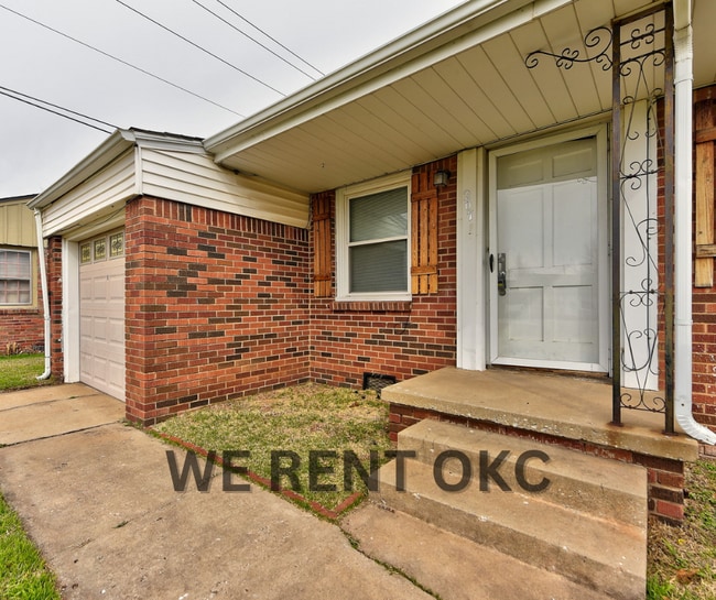 Photo - 207 E Marshall Dr