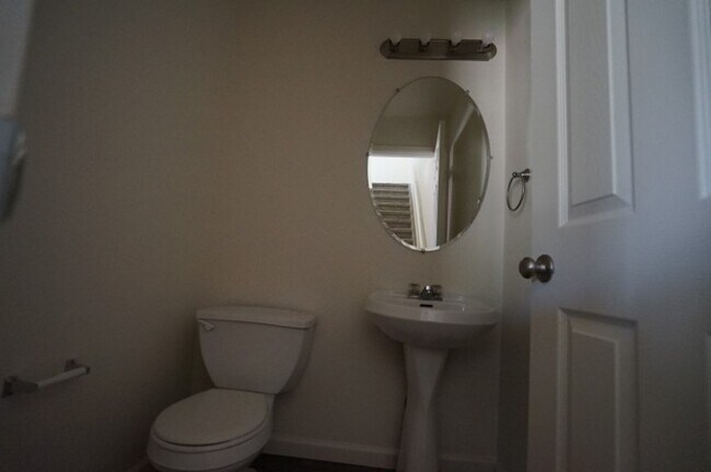 Photo - 7863 Downing St