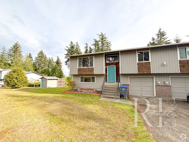 Building Photo - Charming 2-Story Duplex in Silverdale Rental