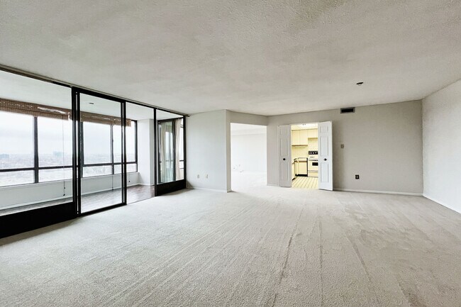 Photo - 65 Skymark Dr