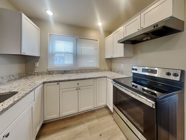 Photo - Updated 3 Bed Home with Granite Kitchen, Fenced Yard & Garage