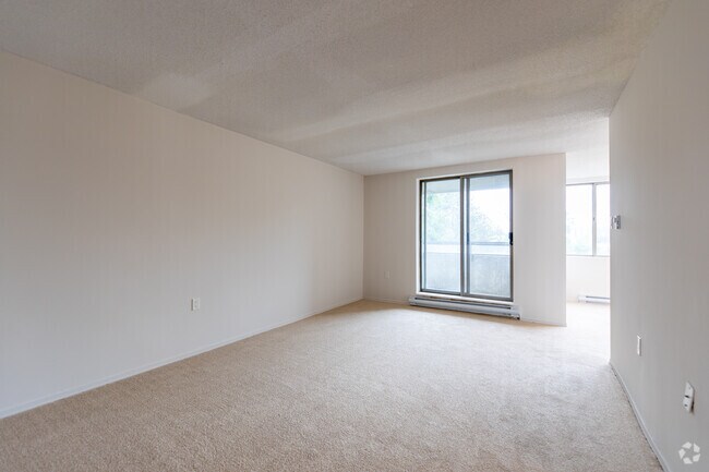 2BR, 1BA - 900SF - Living Room - Highview Glen