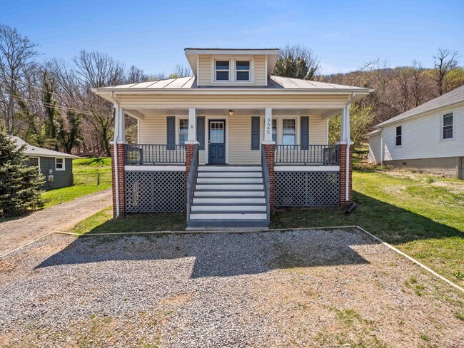 Renovated 3 bedroom/1 bath house in South ... - Renovated 3 bedroom/1 bath house in South ...