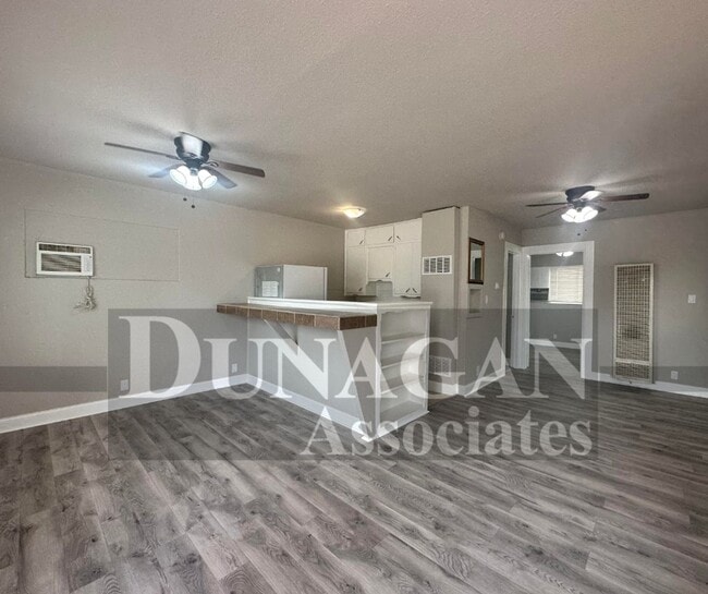 Photo - 2215 Turner St Unit #1