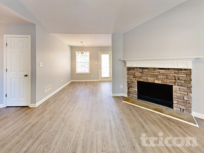 Photo - 184 Kings Crossing Ct