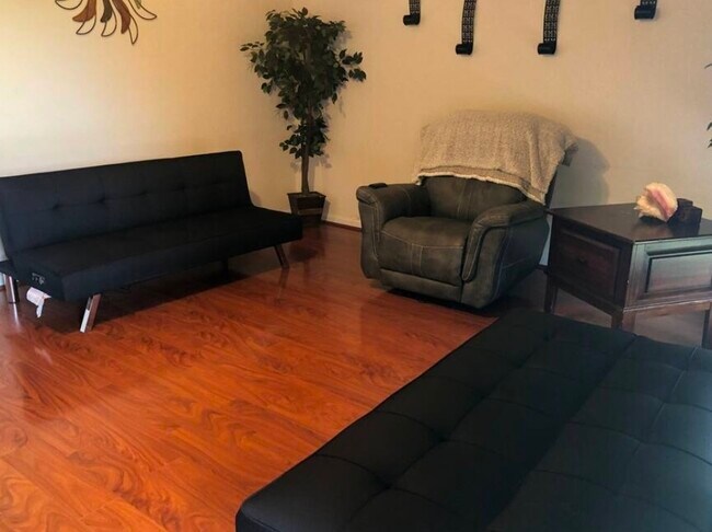 Hawthorne Drive (fully furnished)