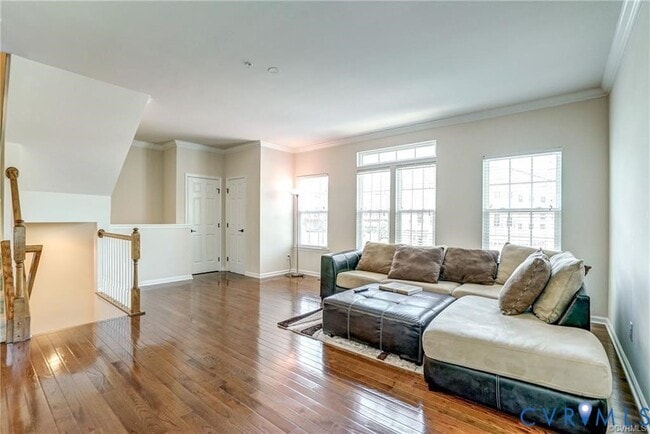 Photo - 200 Siena Ln