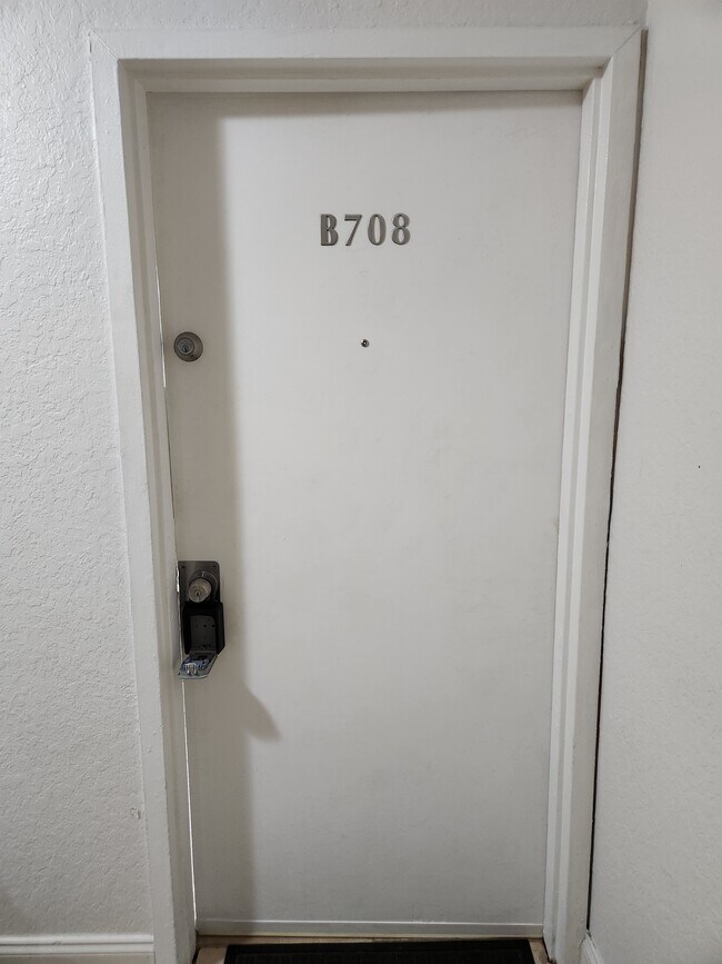 Photo - 9143 SW 77th Ave Unit B708