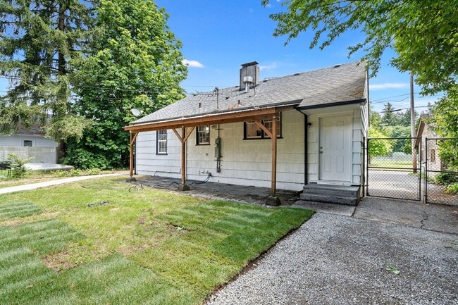 Photo - Spacious 4-Bedroom Home in South Capitol O...