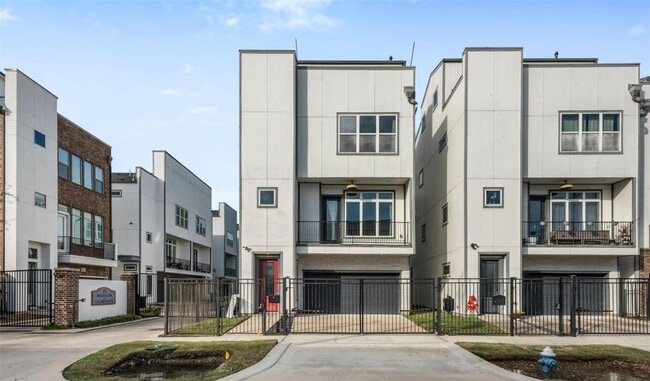 Building Photo - 6106 Clarkson Ln