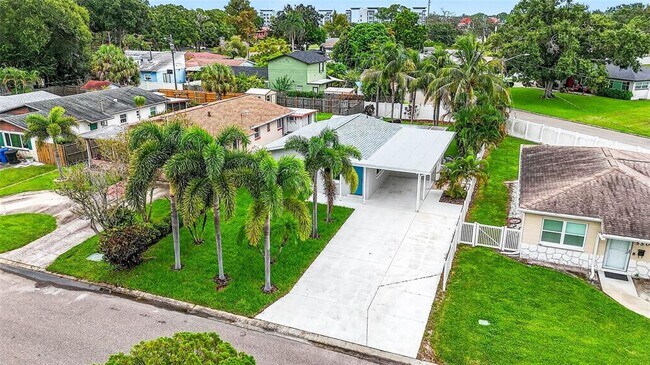 Photo - 5519 Commonwealth Ave N