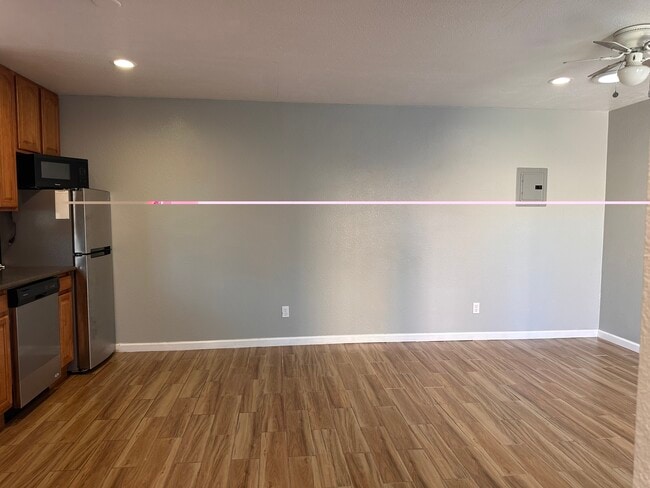 Photo - 255 Edwin Way