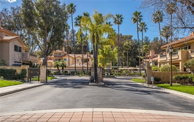 Entrada cerrada - 25855 McBean Pky Unidad #64
