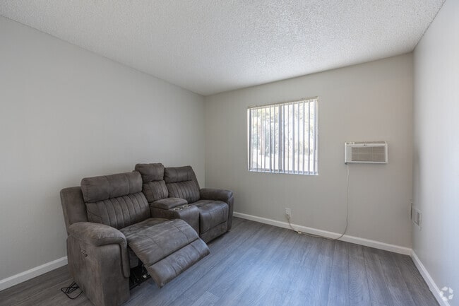 2BR, 1 BA - 840SF - Second Bedroom