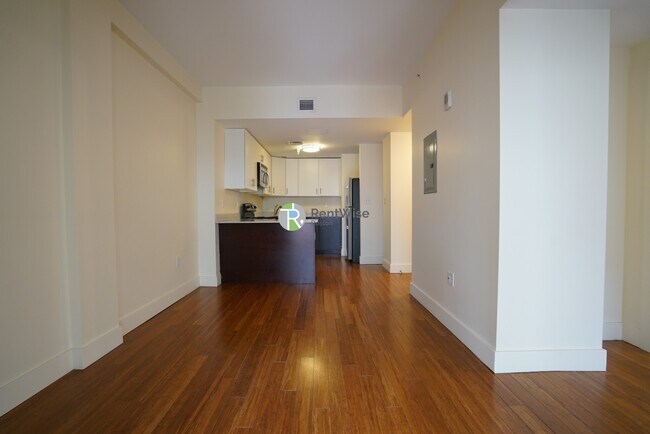 Photo - 8 Winter St Unit 905