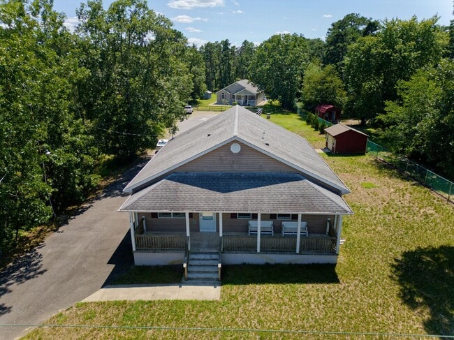 Photo - 756 Lakehurst Rd Unidad B