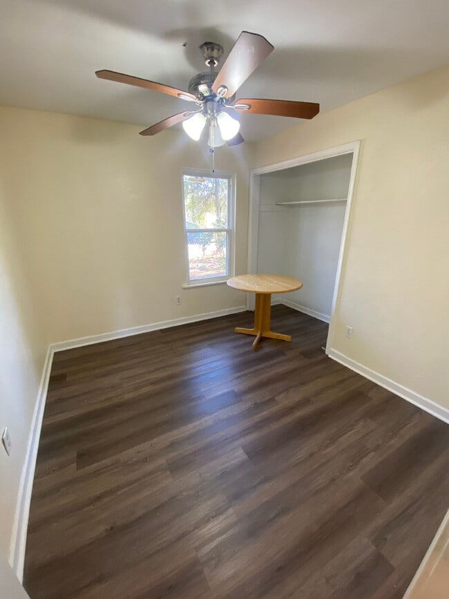 Photo - Gorgeous 3 Bedroom 2 Bathroom Single-Family!