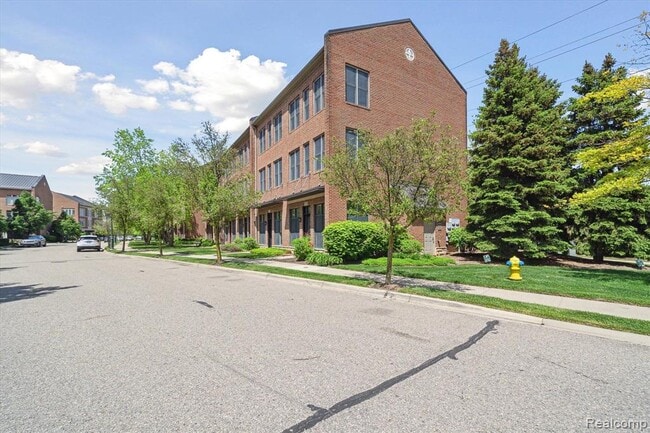 Photo - 537 Lewis St