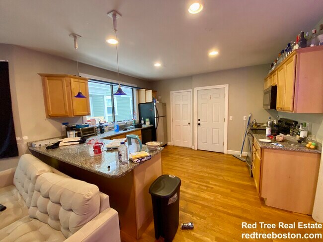 Photo - 74 Ashford St Unit 1