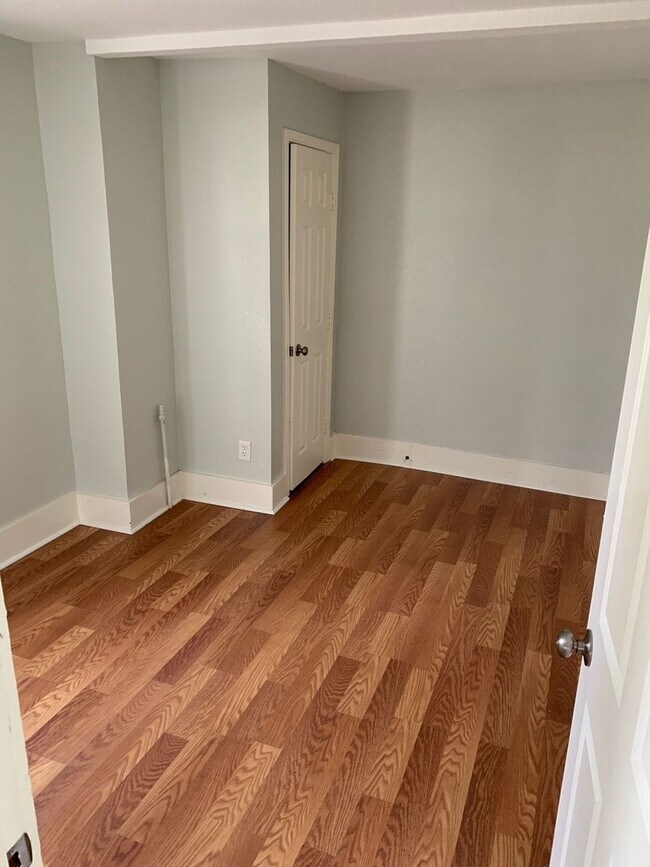 Photo - 1294 Cartwright St