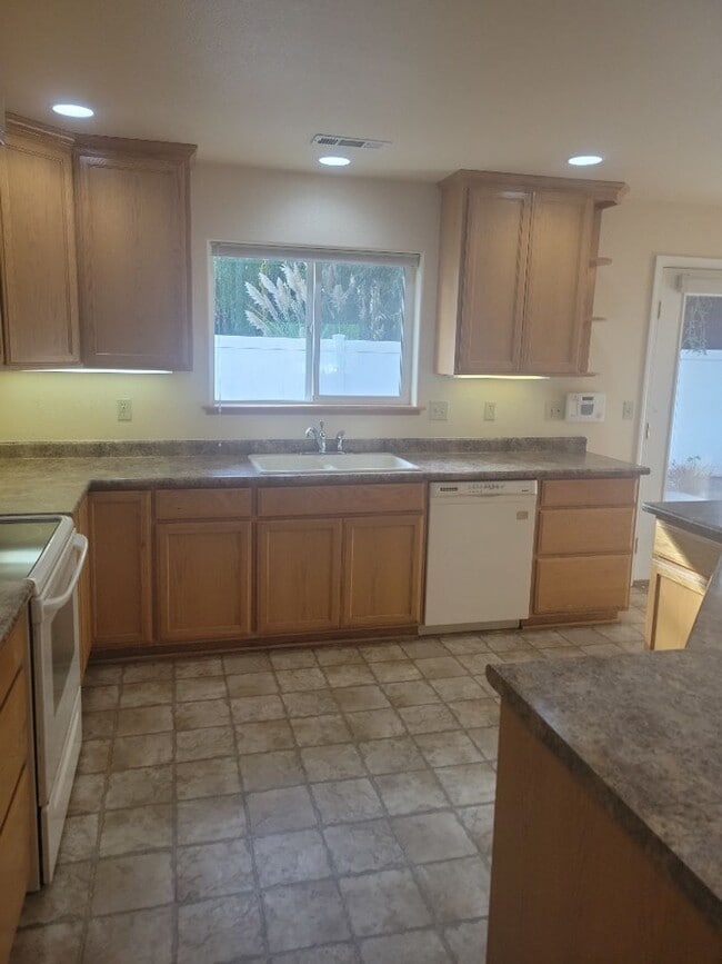 Photo - Beautiful 3 bed/2 bath home in Rogue River...