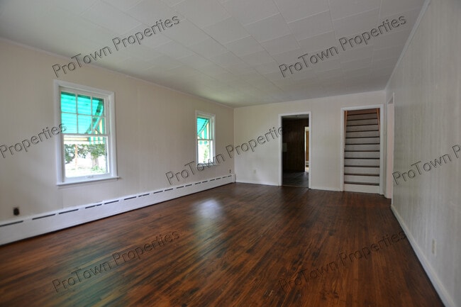 Photo - 211 Doris Ave