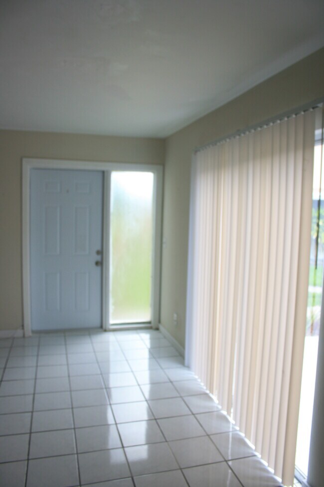 Photo - 3364 Alouette Cir Unit #2