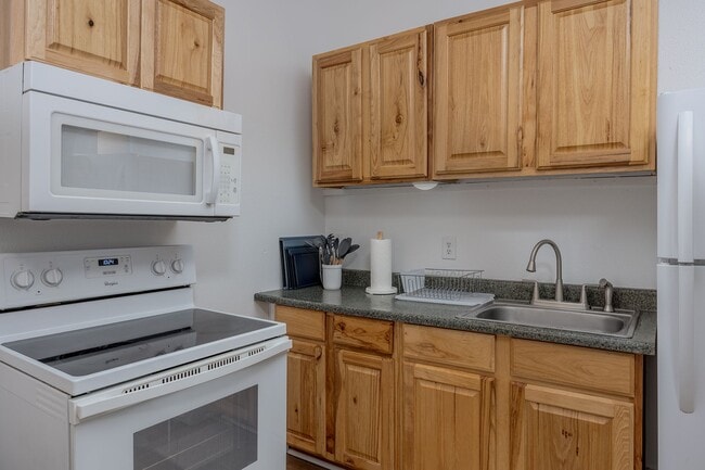 1994 Badger Rd Unit 3