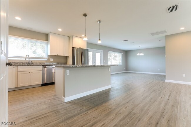 Photo - 5292 Trekell St