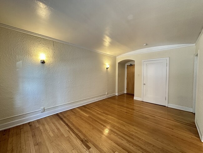 Photo - 566 W Arlington Pl Unit A04W