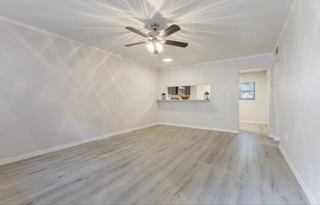 Photo - 121 Danube Ave