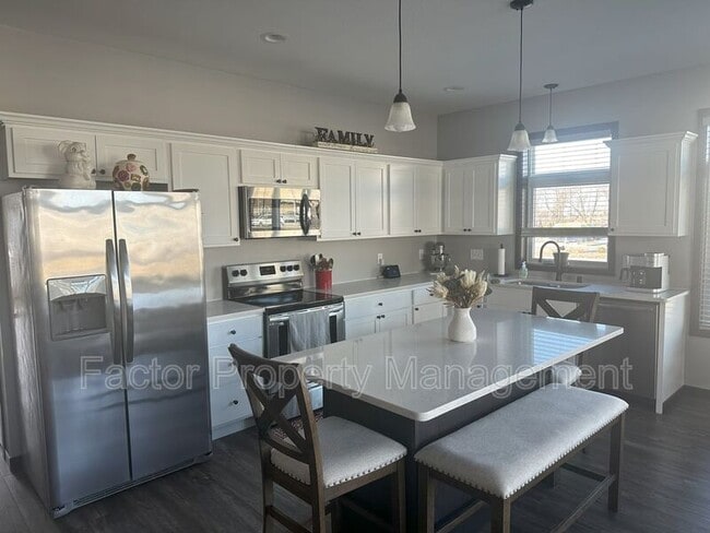 Photo - 312 Prairie Rose Trl