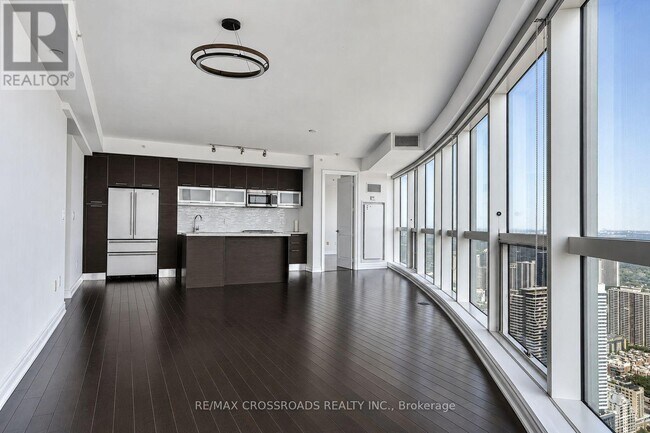 Photo - 388 Yonge St Unit 6107