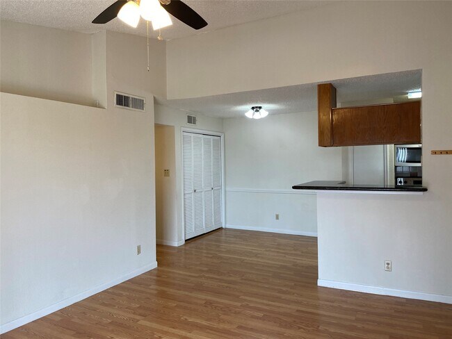 Photo - 2121 Hepburn St Unit True