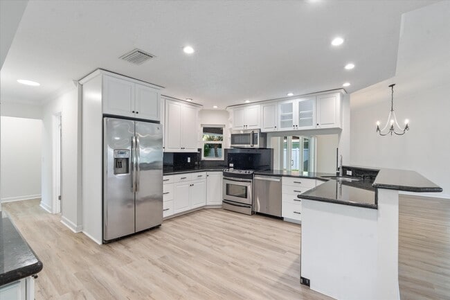 Photo - 1375 NW 16th St