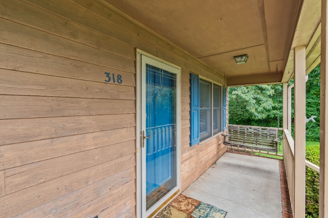 Photo - 318 W Dalton Rd