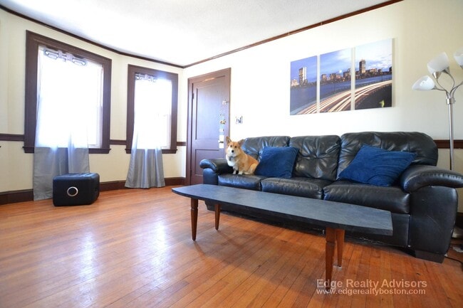 Building Photo - 55 Brock St Unit 2