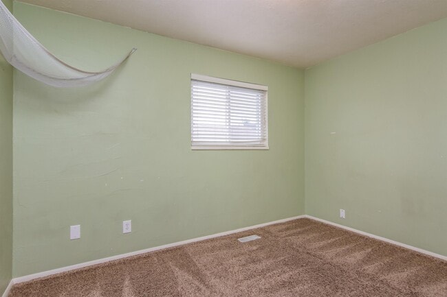 Photo - 1585 Rundquist Dr