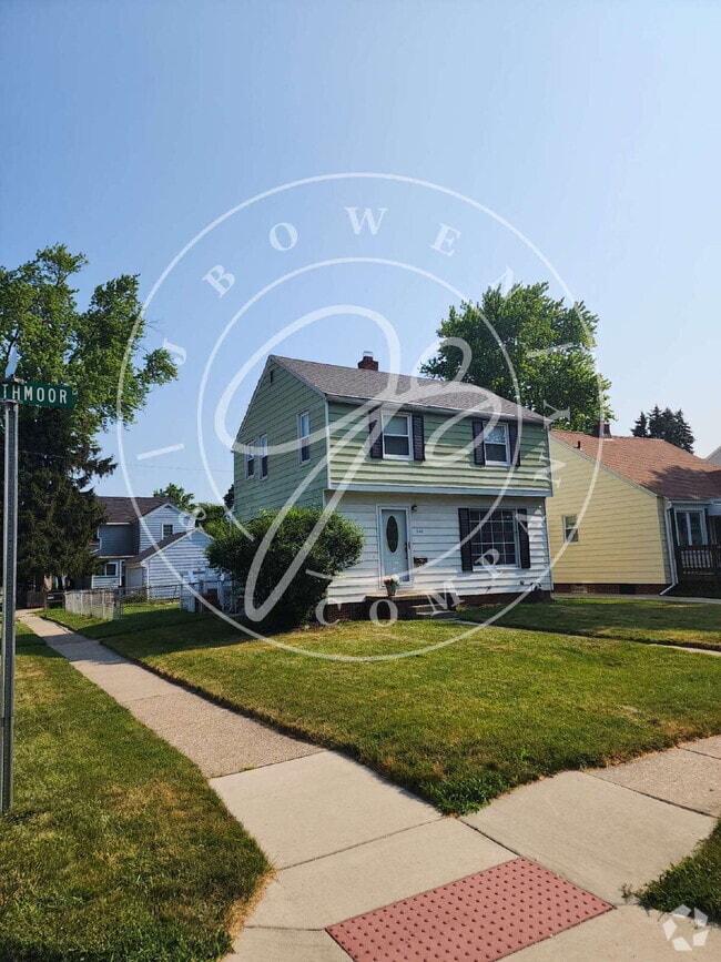 Building Photo - Move-In Ready! Spacious 4–5 Bedroom Home w...
