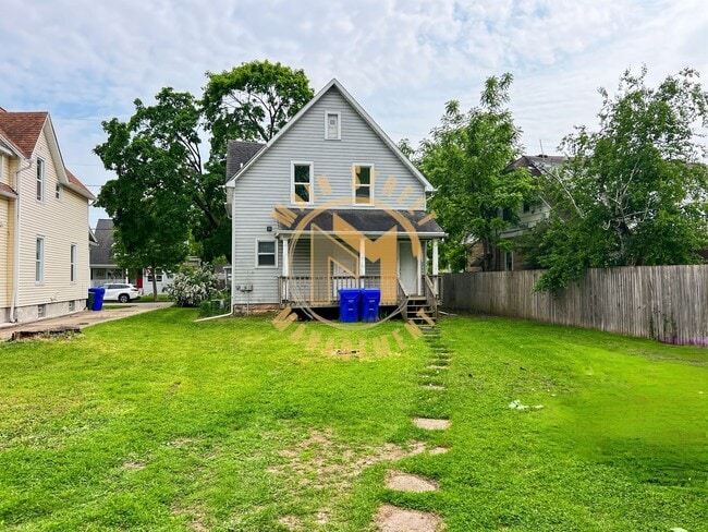 Photo - 1116 W 8th St Apartment Unit Upper