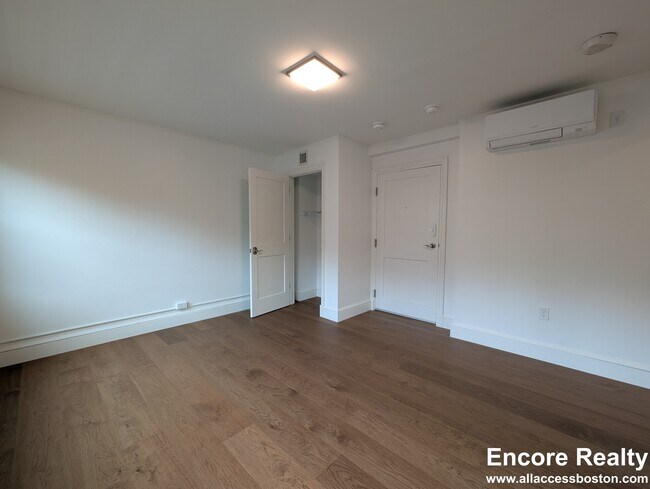 Photo - 1200 Massachusetts Ave Unidad 418