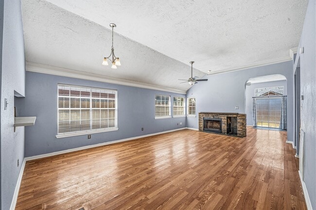 Photo - 15974 Oak Mountain Dr