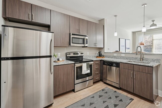 Building Photo - 605 West End Rental
