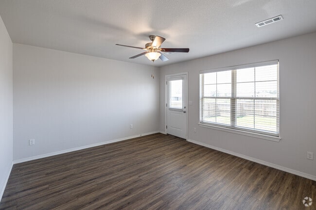 4BR, 2BA - 1,327SF - Living Room - Woodward Park