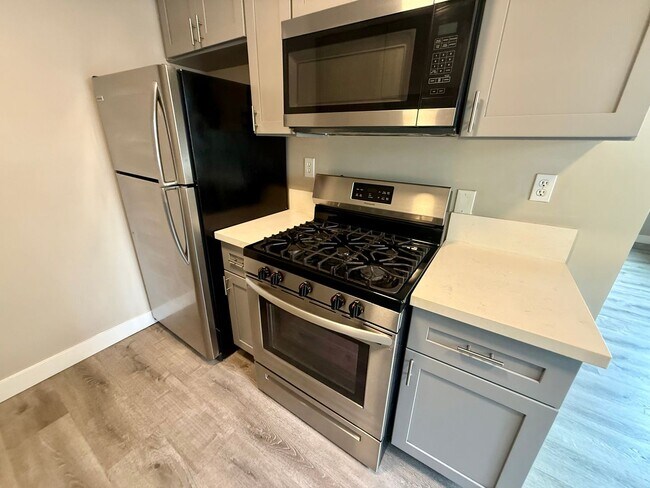 Photo - Emerald Ave Apartments