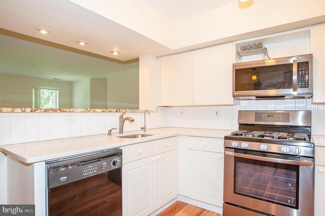 Photo - 5958 Founders Hill Dr Unit 101B
