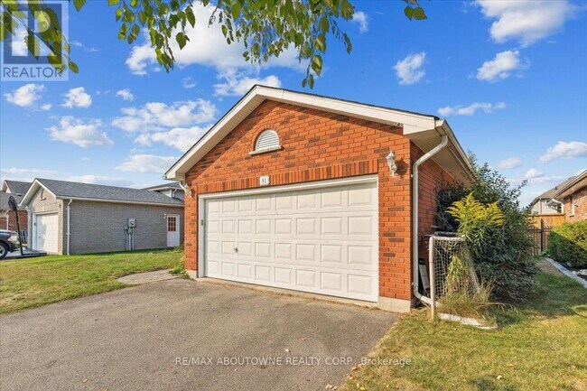 Photo - 82 Whitlaw Way