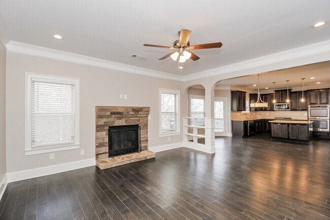 Photo - 125 Cleburne Pl