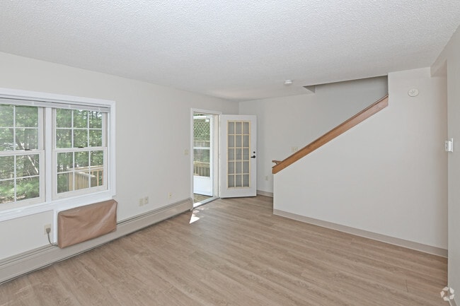 2 BR, 1.5 BA Townhouse